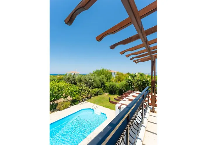 Sun Beach Villa Thio